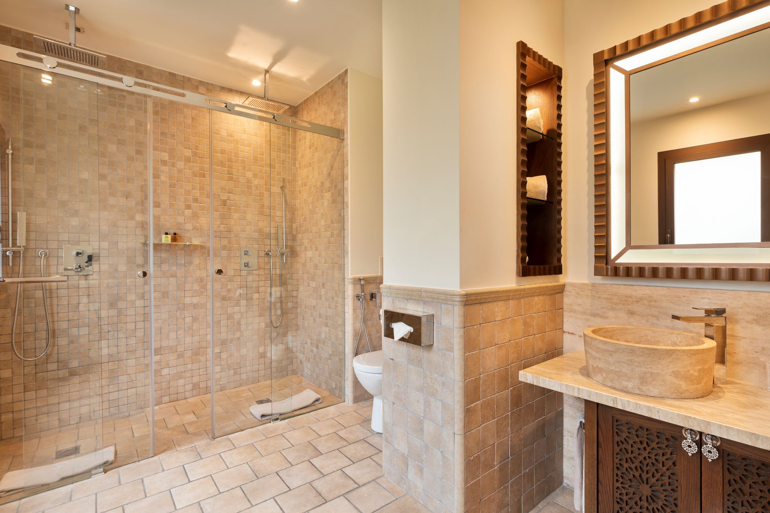 495/import-from-v1/images/chambres/suite-deluxe-vue-mer/Tiara_Miramar_Beach_Hotel_-_6_-_Salle_de_bain_Suite_Deluxe_-_Vue_Mer_4.jpg